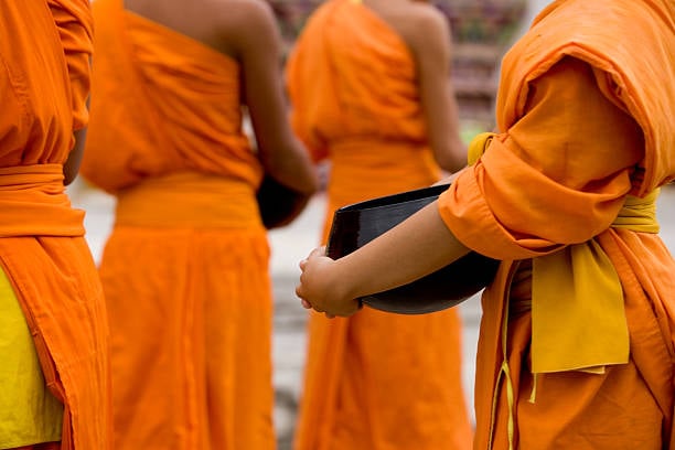Đến với gia chủ theo lời Phật dạy  1